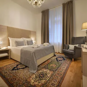 Old Town By Little King Apart-hotel