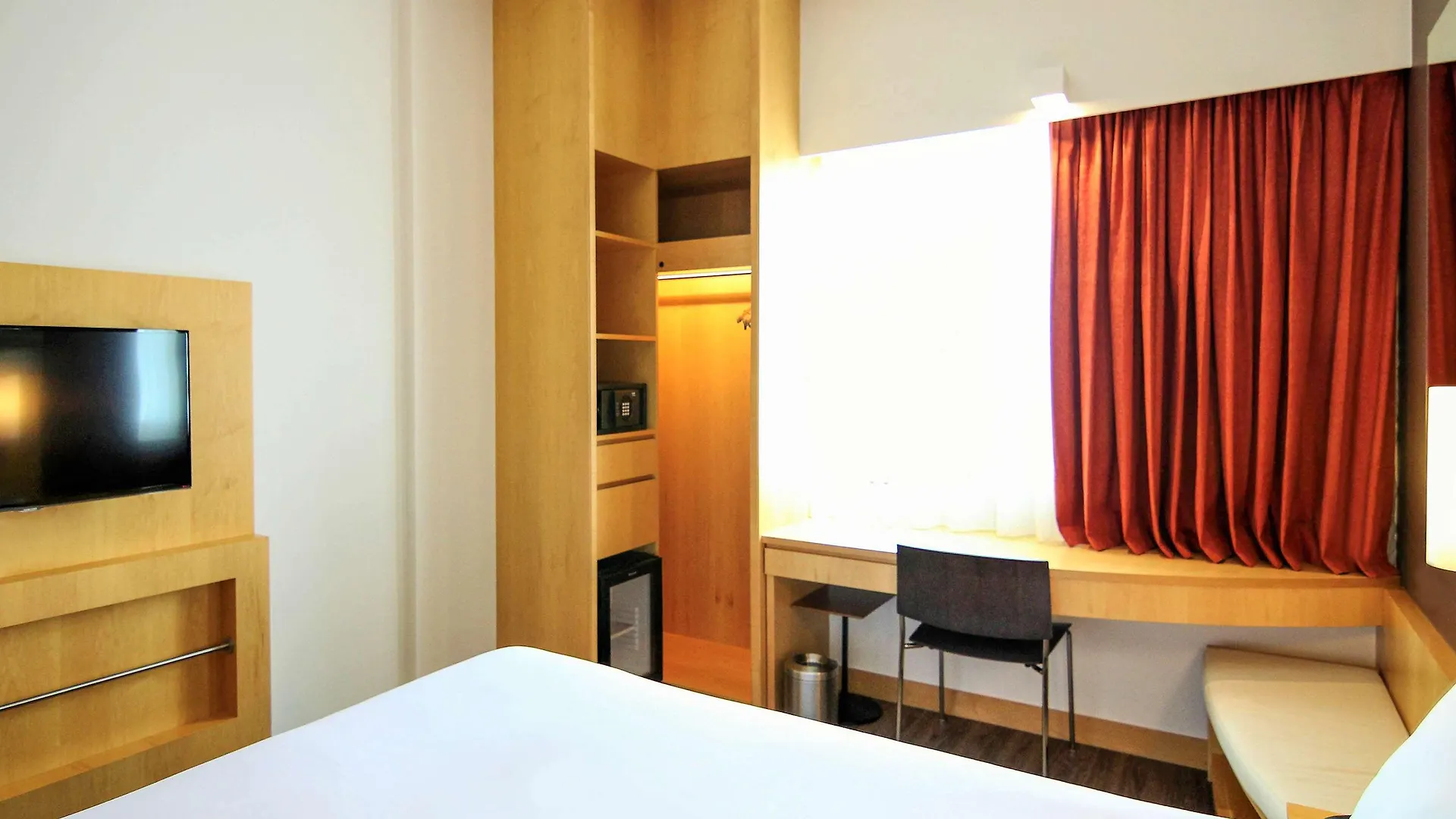 Ibis One Central - World Trade Centre Dubai 3*,  United Arab Emirates